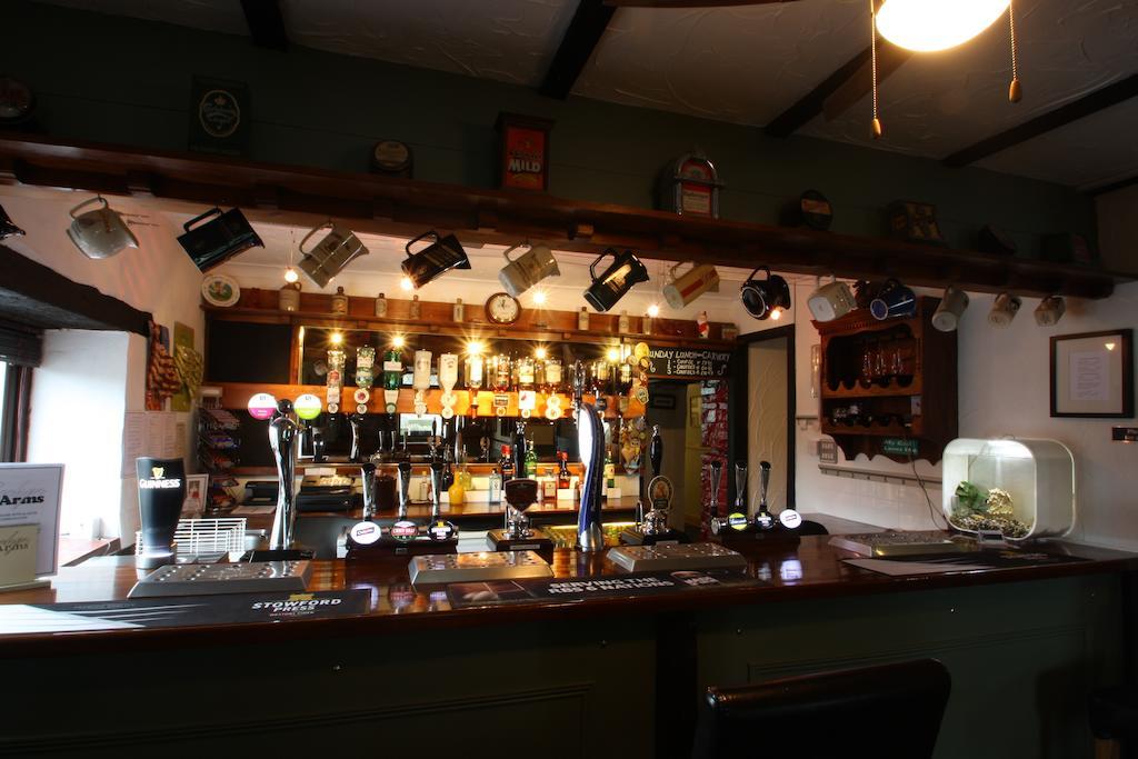 Emlyn Arms Bed & Breakfast Llanarthney Exterior photo